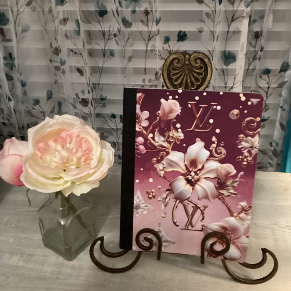 Gorgeous Notebook - Picture 3 of 7